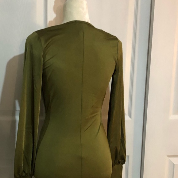 ❣️50%Off❣️ Twisted V Plunge Dress - Picture 8 of 11